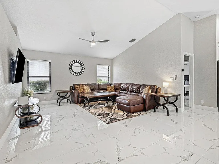 13710 Callington Dr — Photo 13