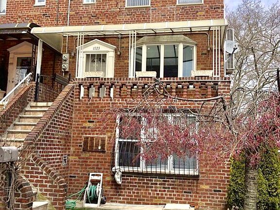 3rd image of 1723 Avenue T