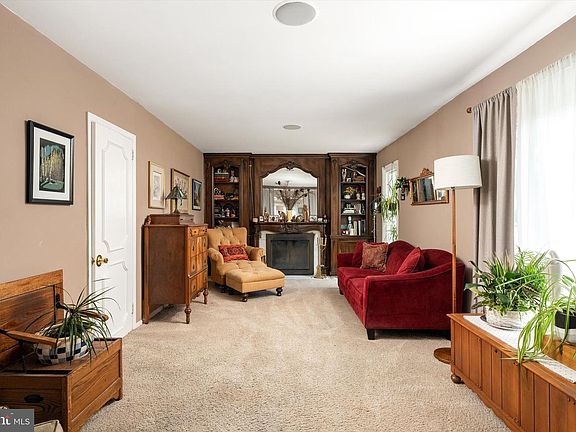 5th image of 16 Saint Martins Rd