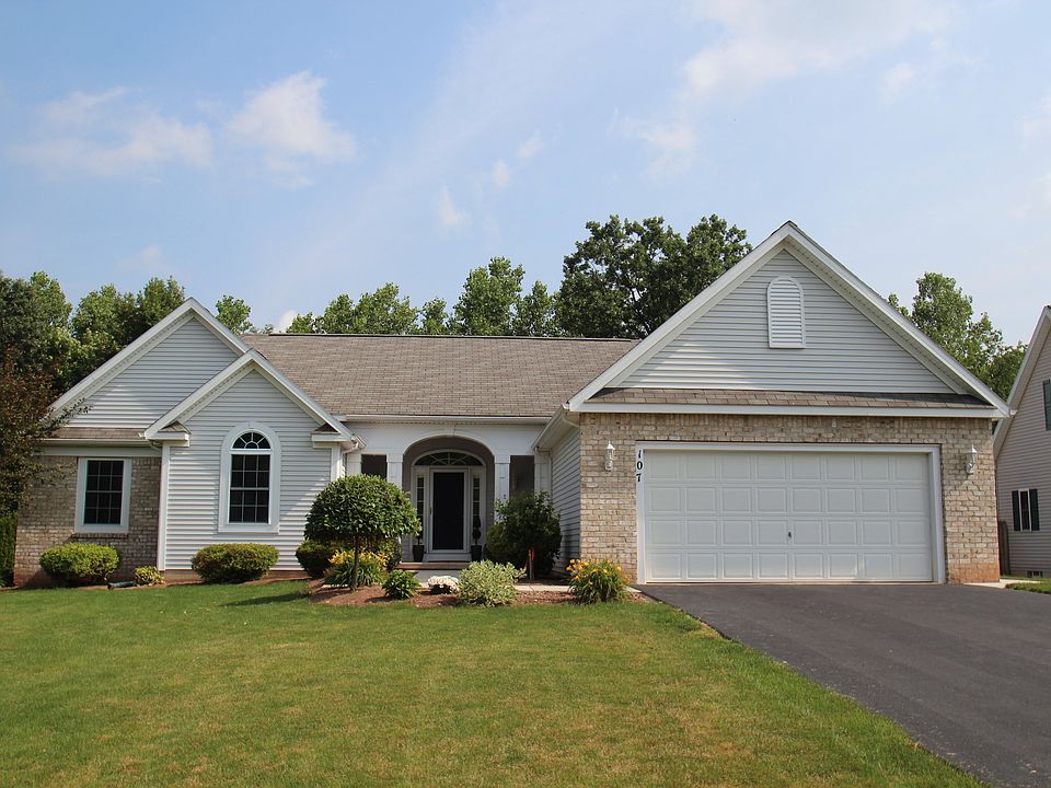 1st image of 107 Parkway Dr