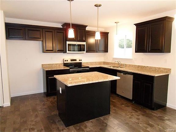 INTERIOR PICS ARE OF PREVIOUSLY BUILT HOME, SOME FEATURES & COLORS IN PHOTOS MAY NOT BE THE SAME AS THE HOME UNDER CONSTRUCTION - HOME DUE FOR COMPLETION MAY '17