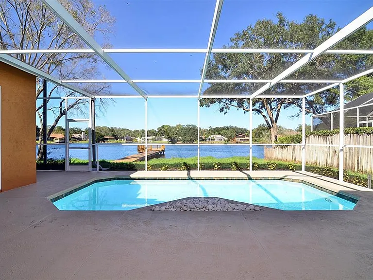 4305 Round Lake Ct — Photo 7