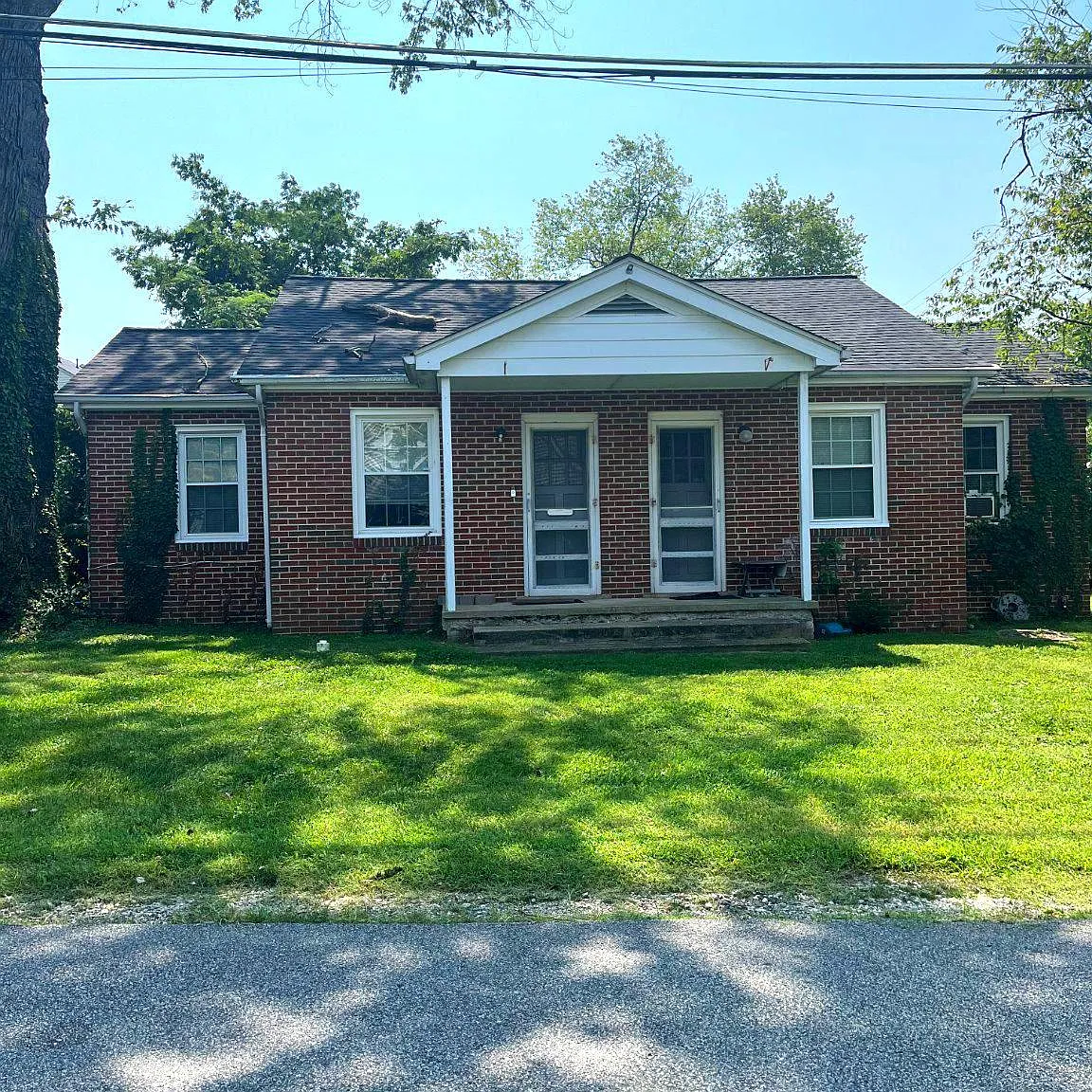 1 bed, 1.0 bath, 1001 sqft, $1,200 — Photo 1