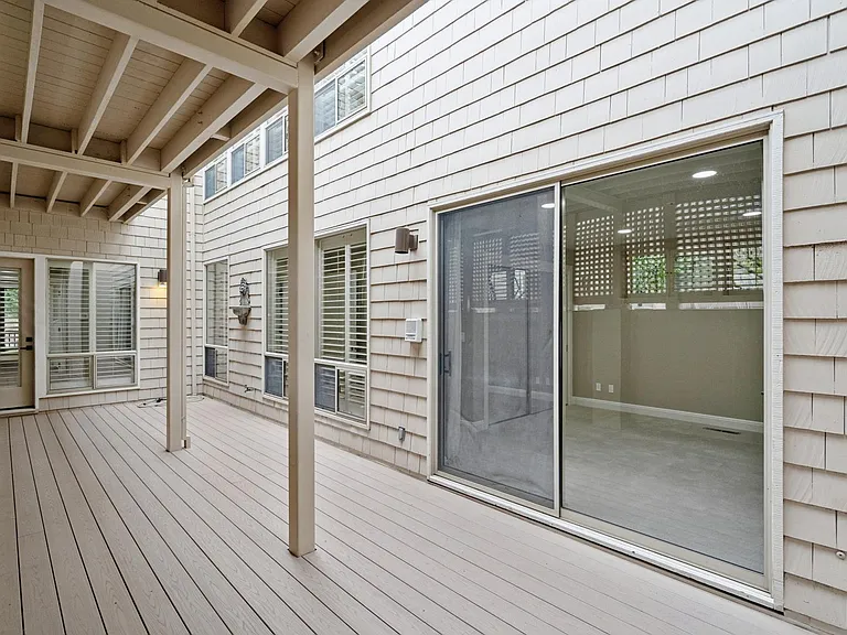 651 Manresa Ln — Photo 35