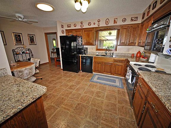 3rd image of 903 SW Glendale Dr