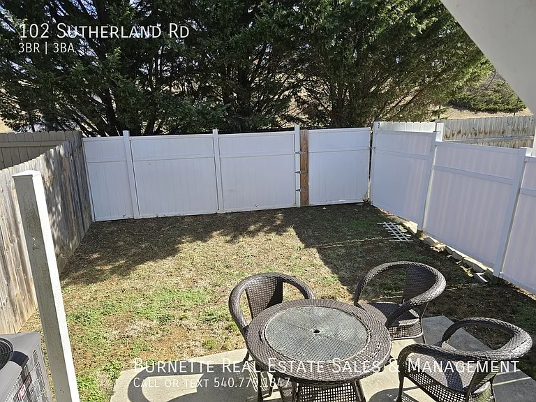 102 Sutherland Dr — Photo 21