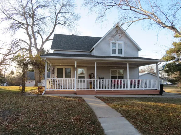 426 5th St SE, Pelican Rapids, MN 56572