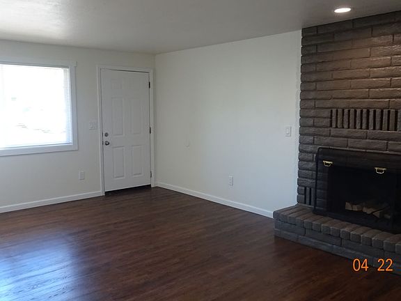 3rd image of 918 NE 21st Ave