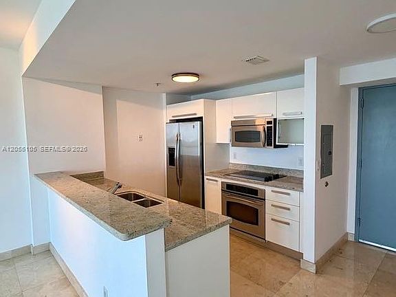 5th image of 601 NE 36th St APT 1311