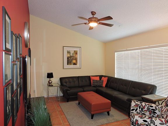 3rd image of 29 Meadows Park Ln