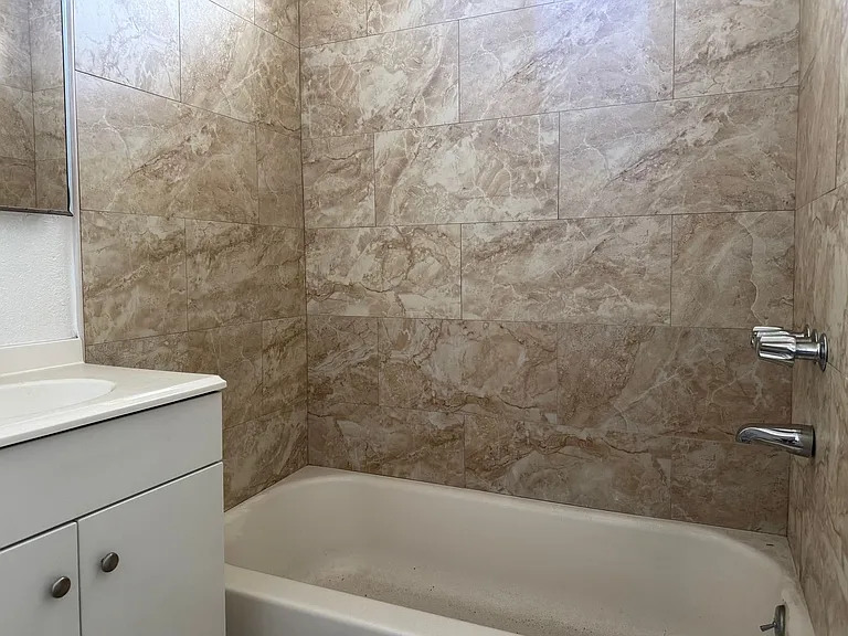 10705 S Figueroa St #10 — Photo 10