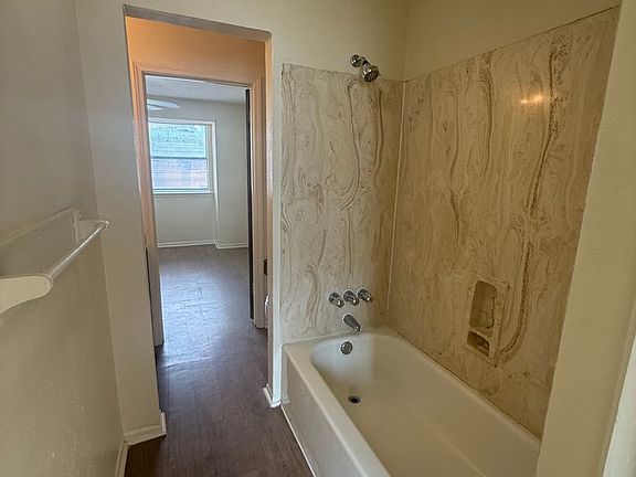 5th image of 1322 Jasper Ave APT B