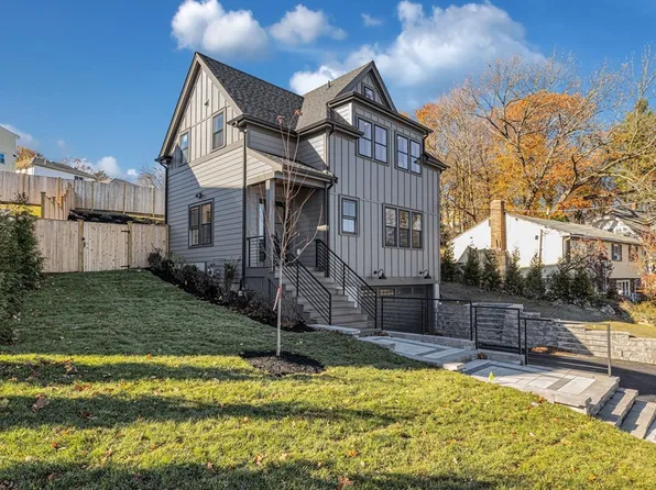 415 Poplar St, Boston, MA 02131