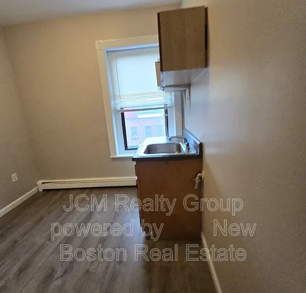 185 Green St #35 — Photo 3