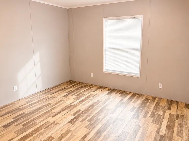 Silverstone Manufactured Home Community — Photo 6