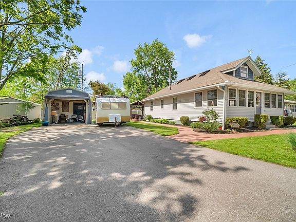 2nd image of 184 Brookshore Dr