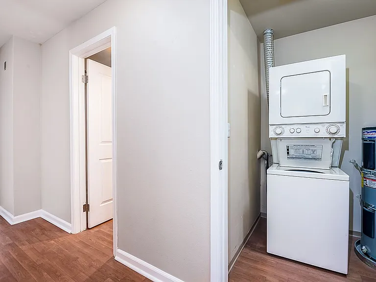 Northlink Apartments — Photo 36