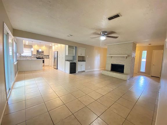 5th image of 20307 Fox Glen Ln