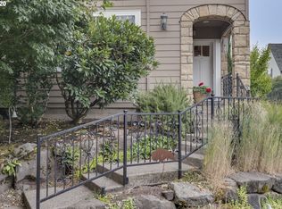 10227 NW Edgewood Dr, Portland, OR 97229