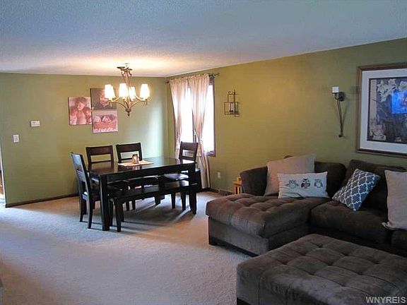 5th image of 46 Brockmoore Dr