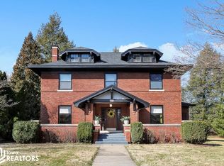 809 S Garfield Ave, Burlington, IA 52601
