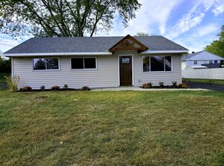 1712 Hocker Ave, New Carlisle, OH 45344
