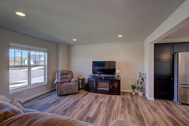411 Steeple Point Way — Photo 4