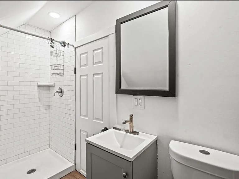 1712 E Park Pl #3 — Photo 8