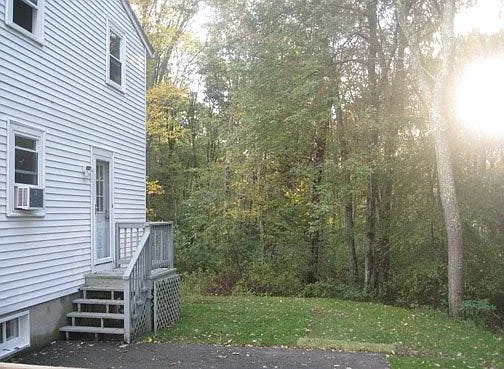 3 bed, 1100 sqft, $3,100 — Photo 2