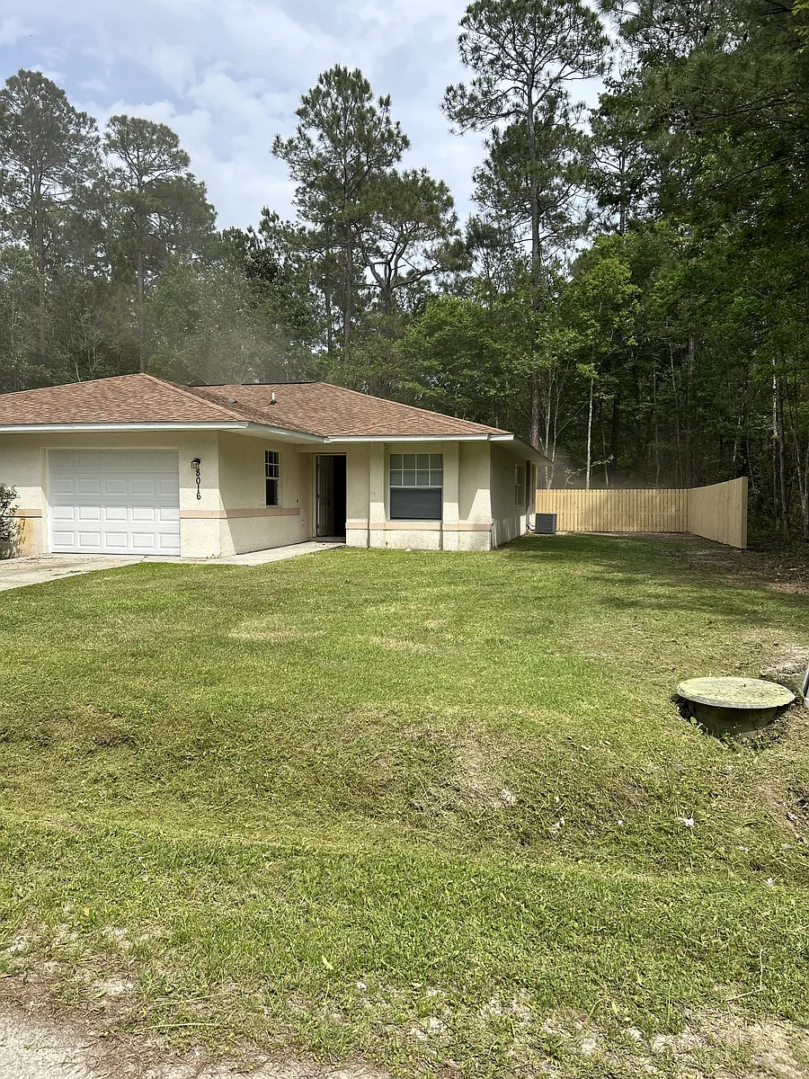 Photo 1 of 16 - 8016 Lowndes St #1 - Bay Saint Louis, MS Primary Photo - 8016 Lowndes St #1