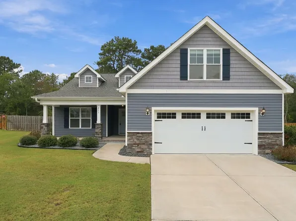 211 Pastoral Ct, Sneads Ferry, NC 28460