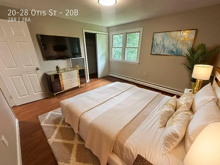 20-28 Otis St #20B — Photo 8