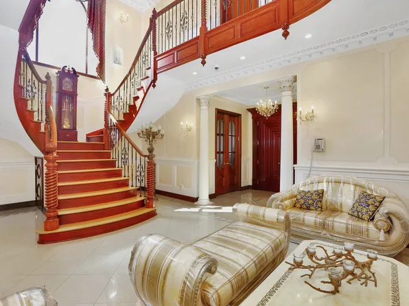 184-46 Aberdeen Road image 9 of 43