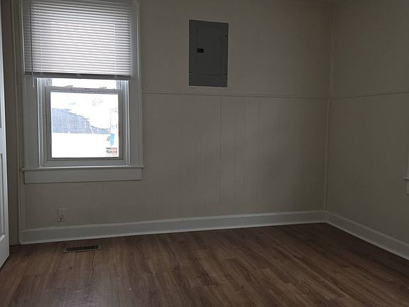 5th image of 1346 S Sheffield Ave