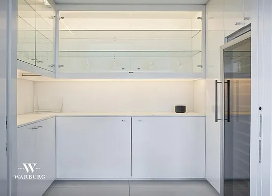 Rented by Warburg | media 17