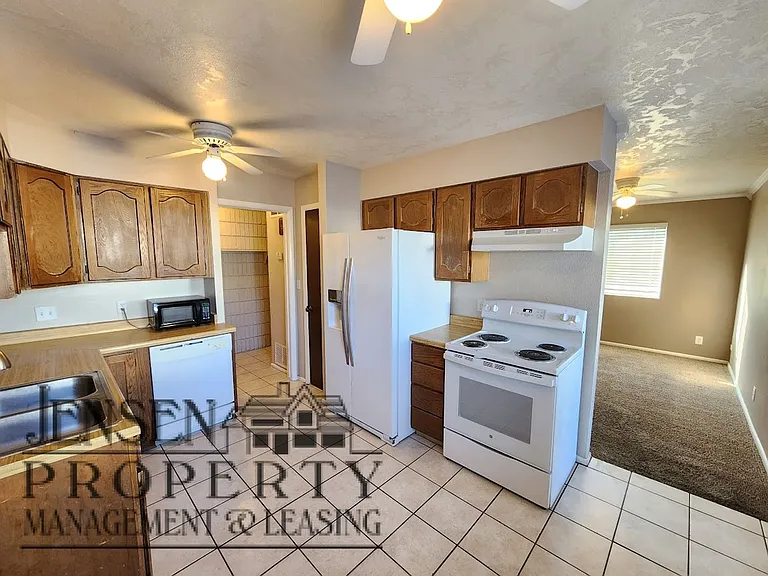781 N Valley View Dr #1 — Photo 8