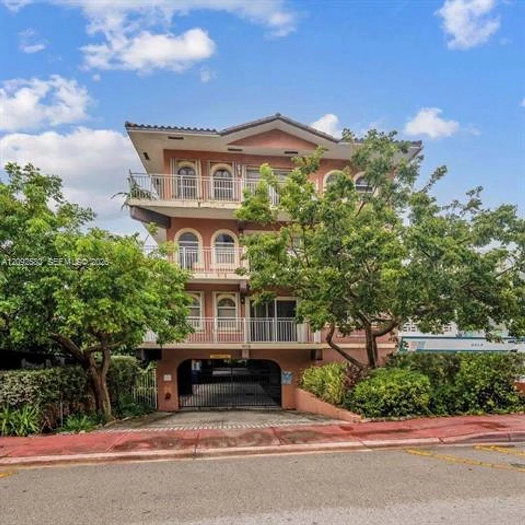 9008 Collins Ave cu-402, Surfside, FL 33154 — Photo 2