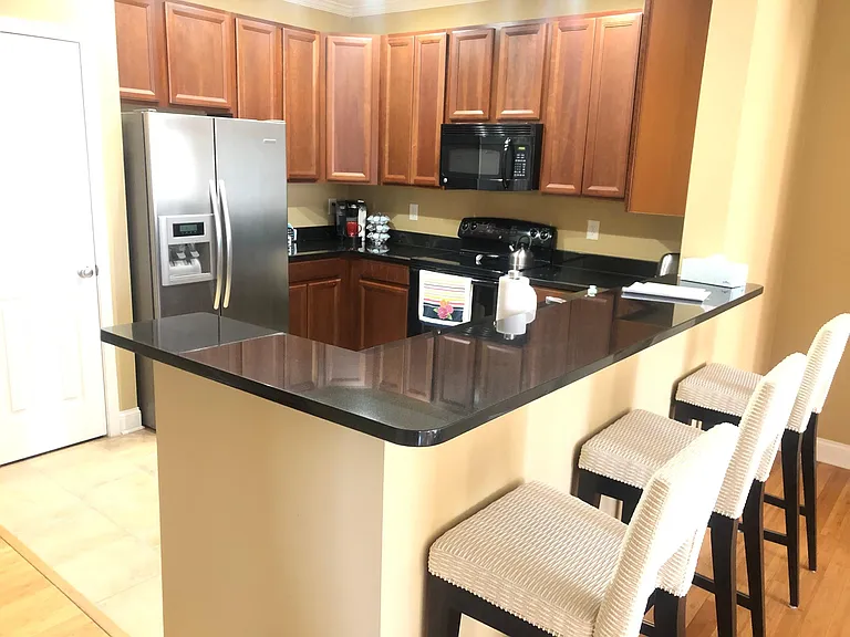 1000 E Woodlawn Rd #222 — Photo 3