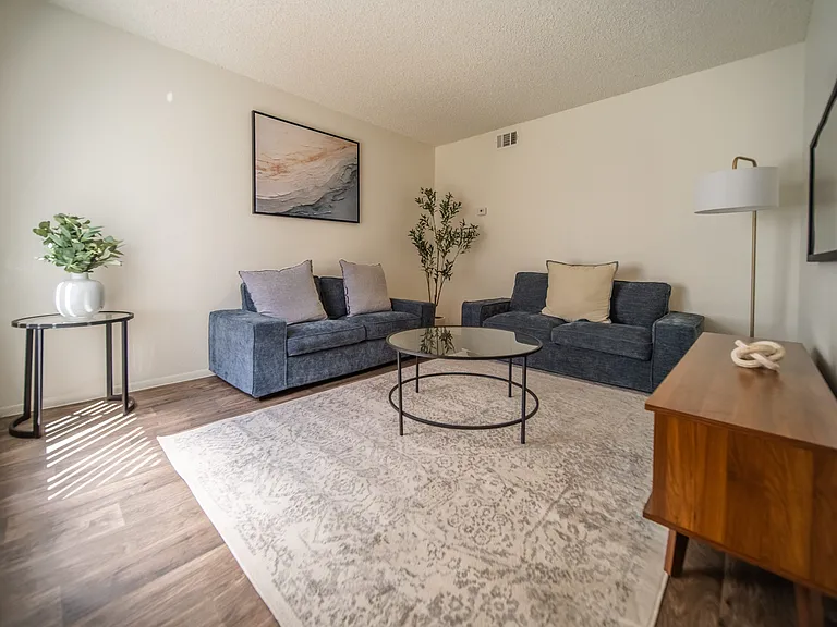 Country Club Terrace Apartments — Photo 26