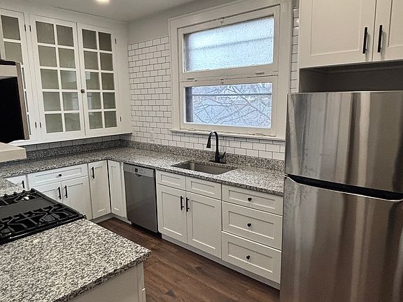 Kitchen fully renovated in 2022