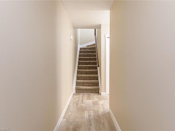 5th image of 160 Rochefort St #B4