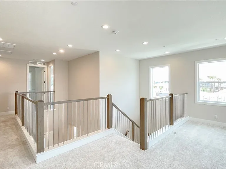 101 Walworth — Photo 26