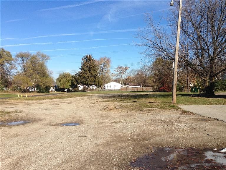 2nd image of 2775 Ecorse Rd