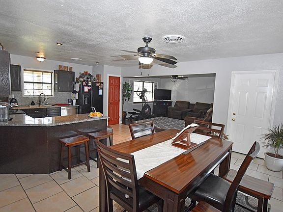 5th image of 2701 Beechwood St