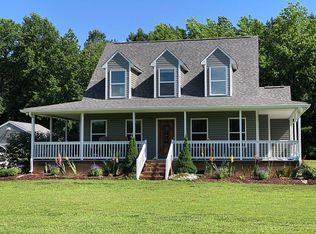 219 Burt Place Ln, Wakefield, VA 23888