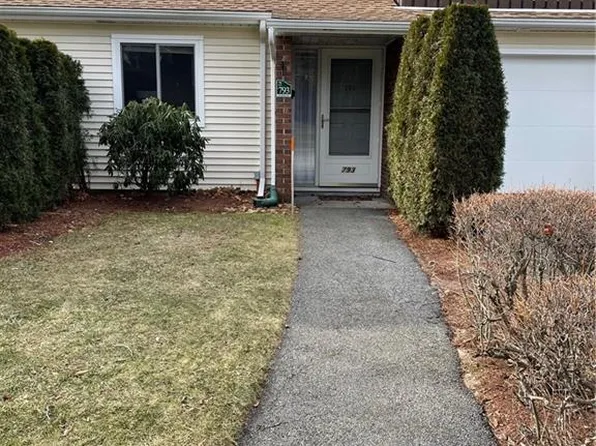 793 Williamsburg Cir, Warwick, RI 02886