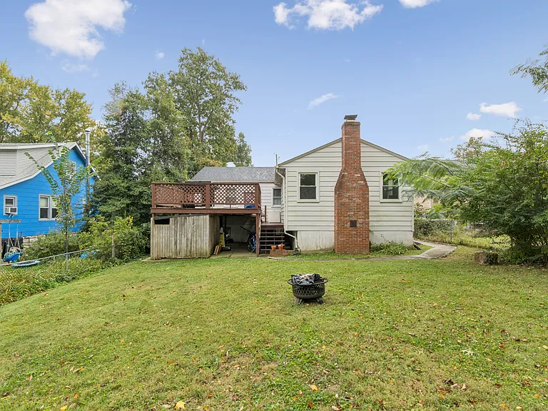8312 Potomac Ave — Photo 9