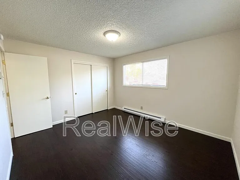 213 NE 7th St — Photo 19