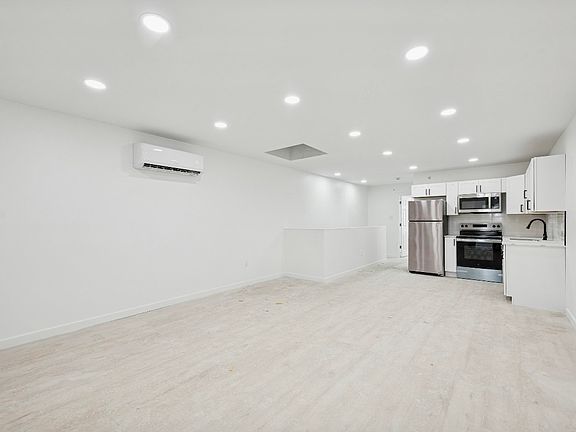 4th image of 52 N 51st St #4
