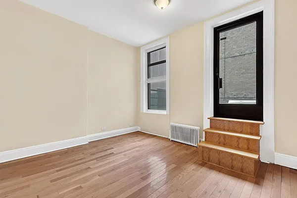 Rented by Cooper & Cooper Real Estate | media 23